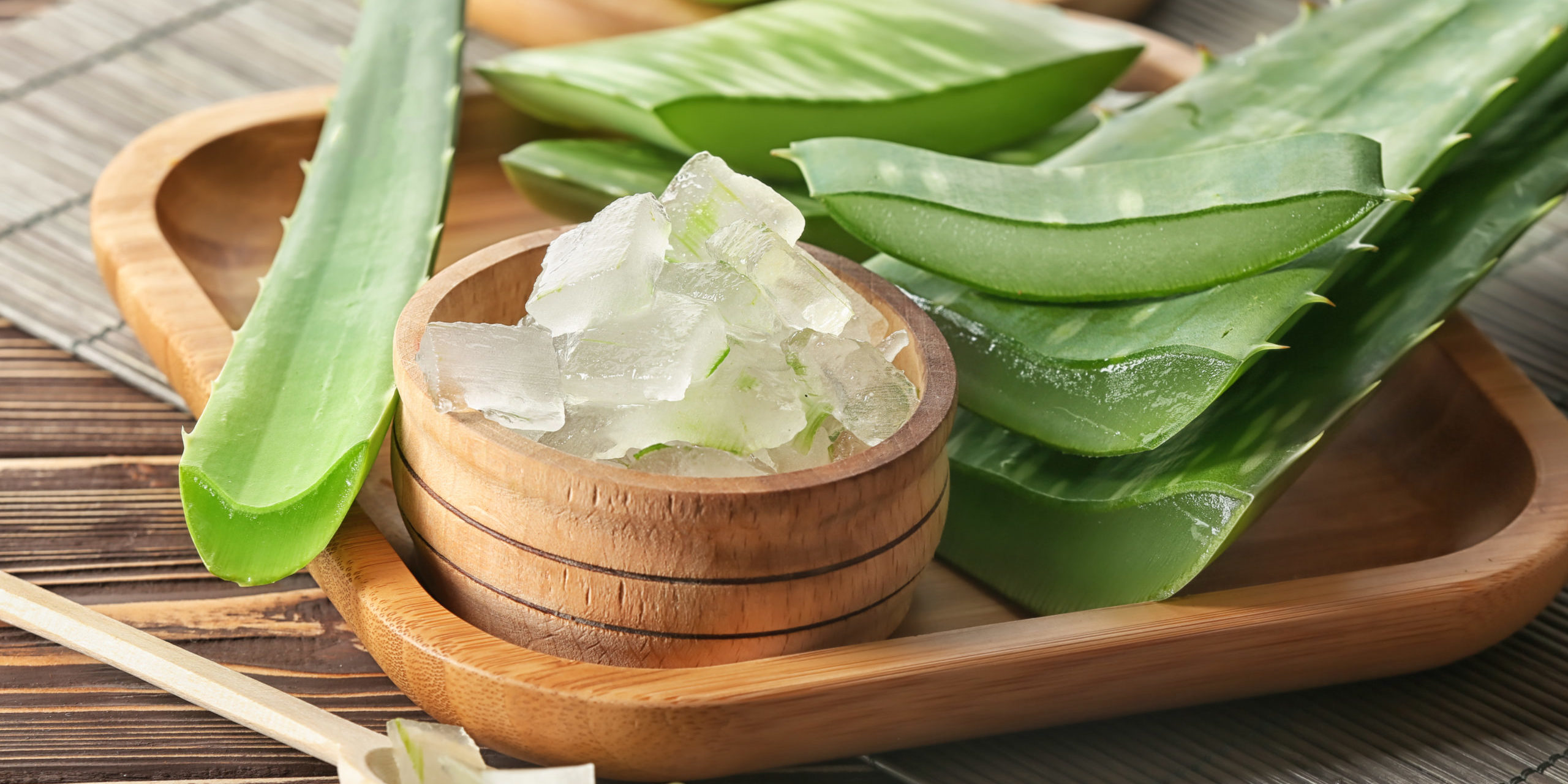 Aloe Vera extract and leaves